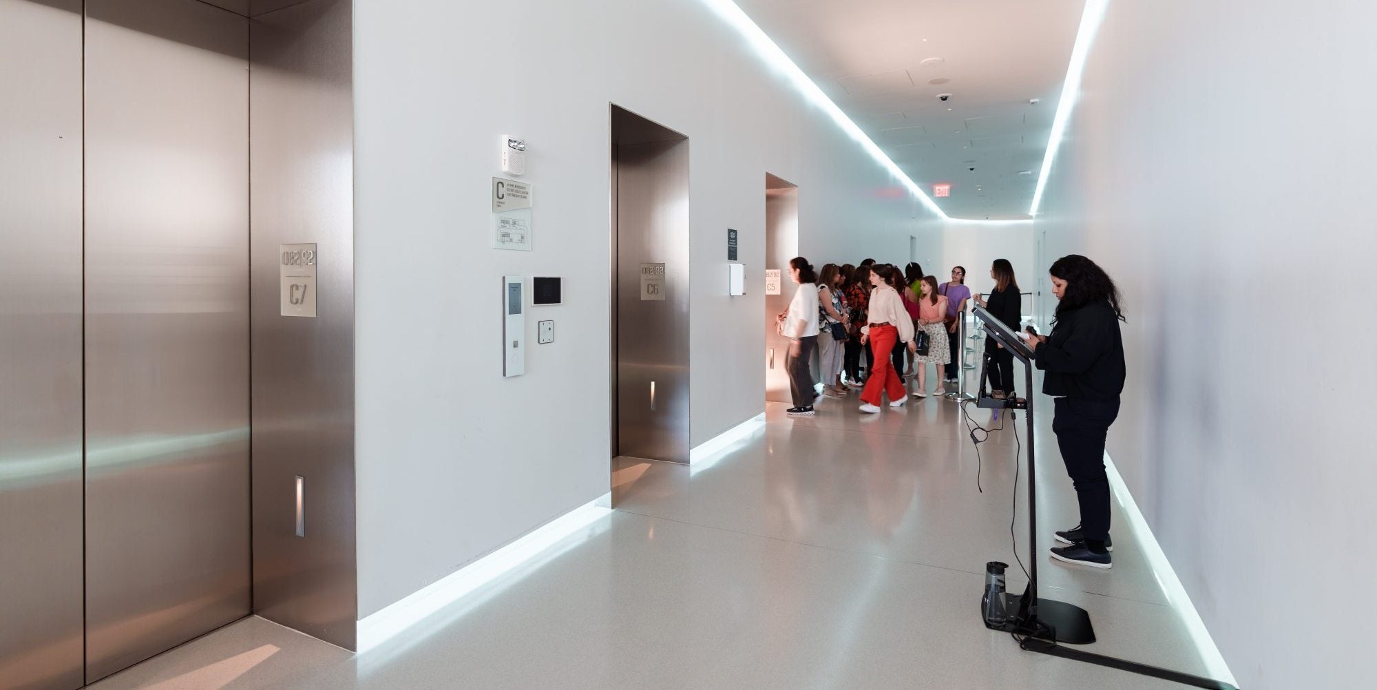 EXIT CORRIDOR (LEVEL OB2 - 92nd FLOOR)